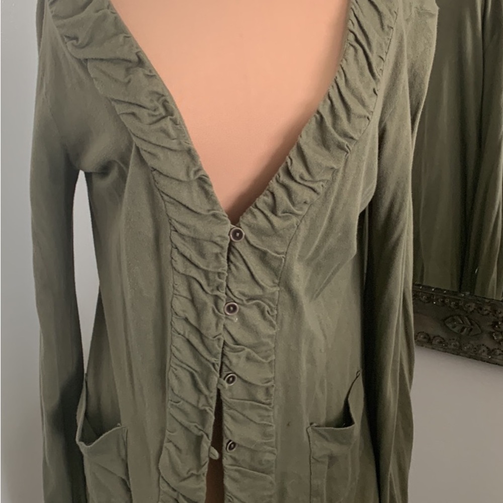 SWEATER CARDIGAN LIGHT WEIGHT WITH FRONT POCKETS SIZE MEDIUM